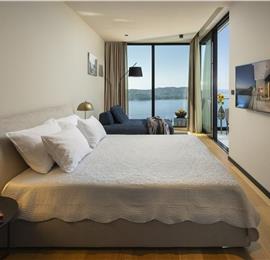 Luxury 5-Bedroom Sea-View Villa with Heated Infinity Pool in Orasac near Dubrovnik – Sleeps 10